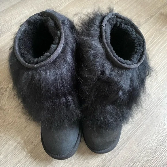 UGG BLACK MONGOLIAN BOOTS - Picture 2 of 11
